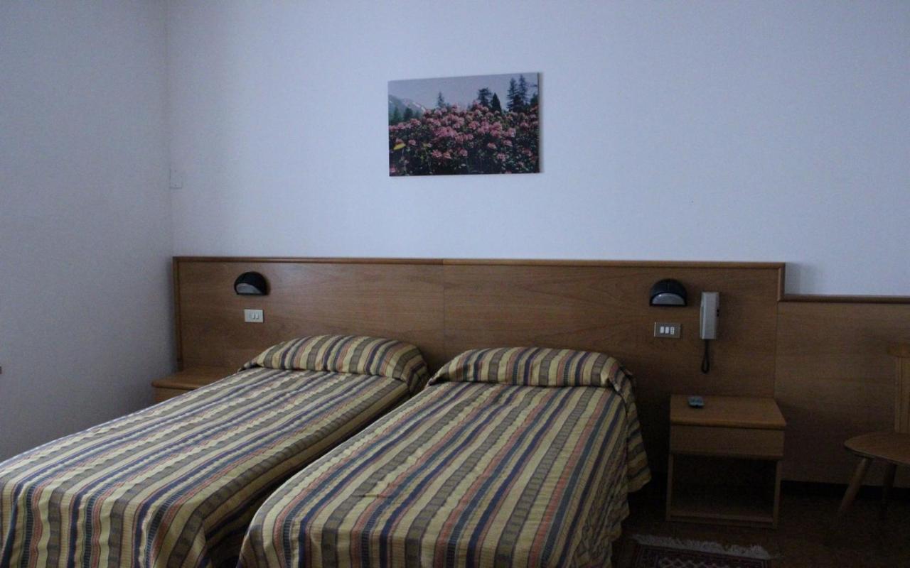 Albergo Speranza Spiazzi Di Monte Baldo Spiazzi Di Caprino エクステリア 写真