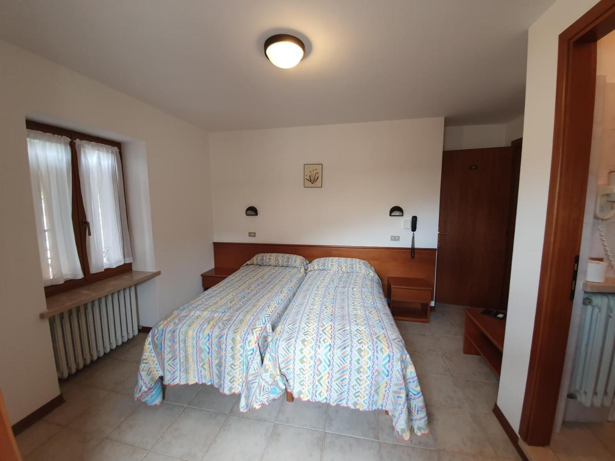 Albergo Speranza Spiazzi Di Monte Baldo Spiazzi Di Caprino エクステリア 写真